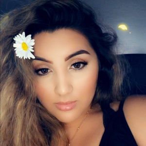 Meet your Posher, Leilani